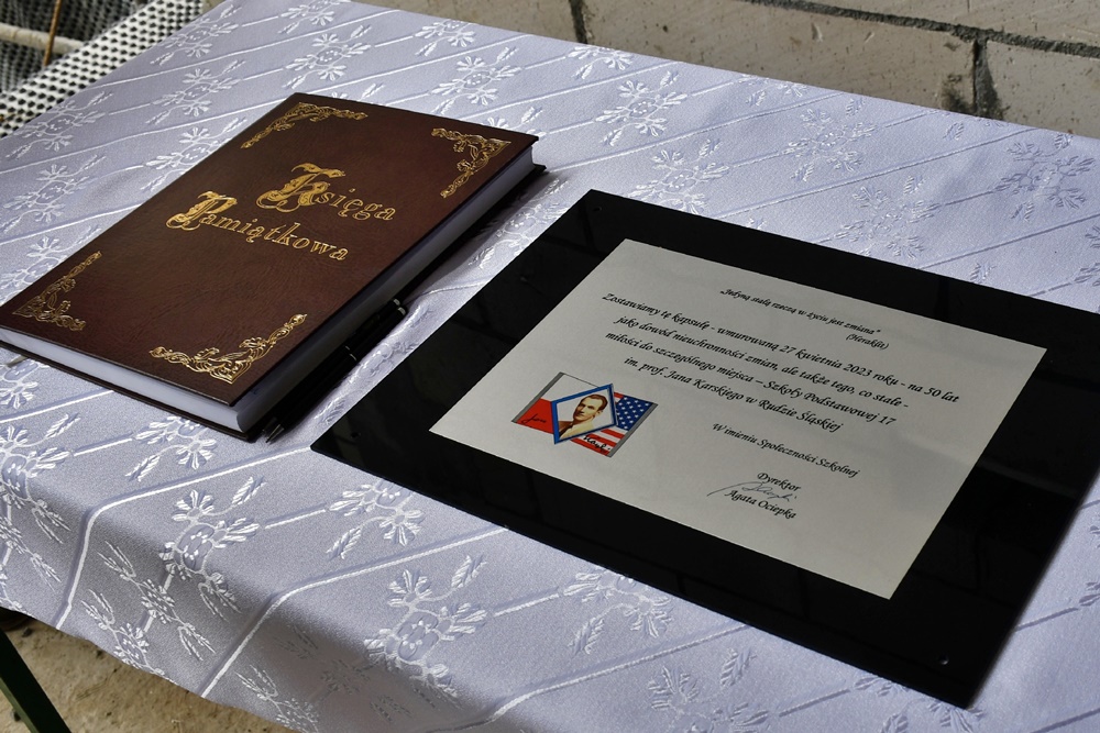 Wmurowanie Kapsuły Czasu w SP 17 40