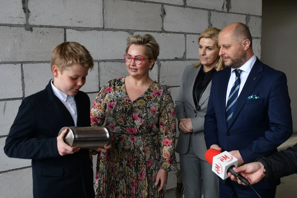 W Szkole Podstawowej nr 17 odbyła się uroczystość wmurowania Kapsuły Czasu