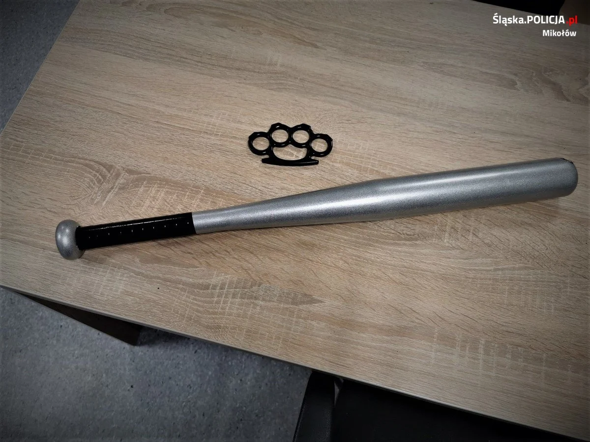 Łaziska Górne: Zaatakował znajomego kijem bejsbolowym na oczach jego 5-letniego syna! [FILM]