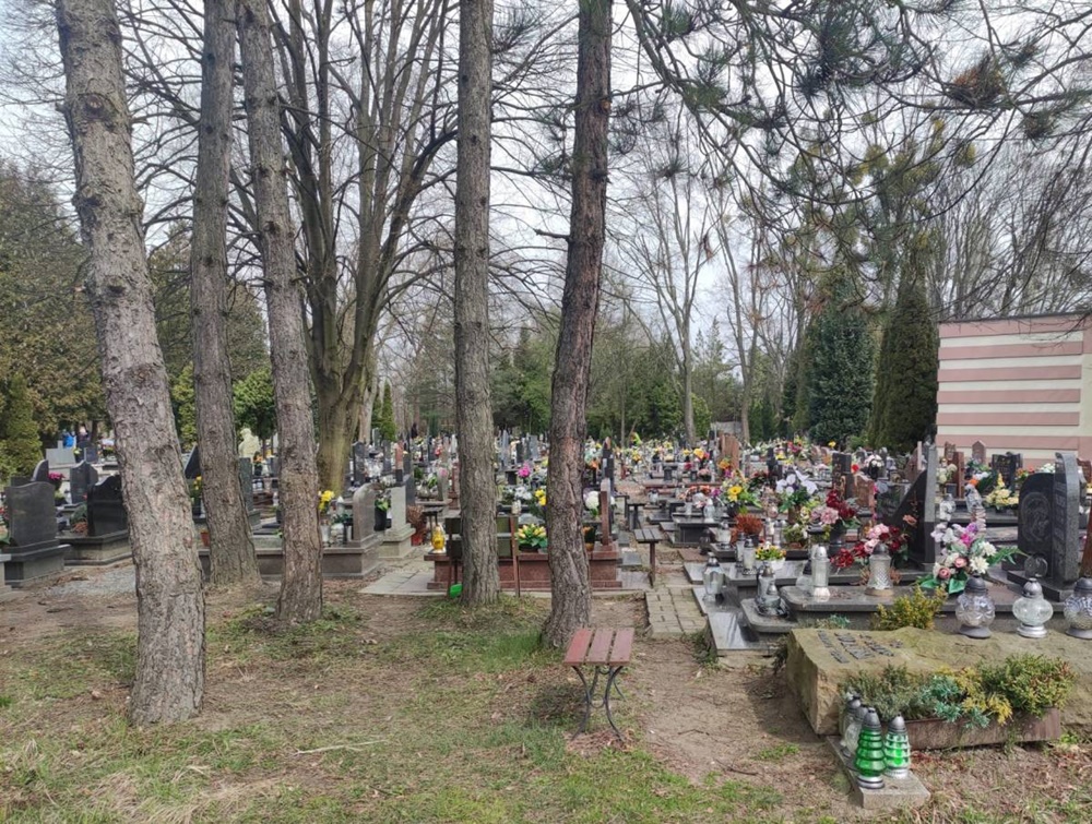 Oznaczanie nieopłaconych grobów na tyskich cmentarzach komunalnych