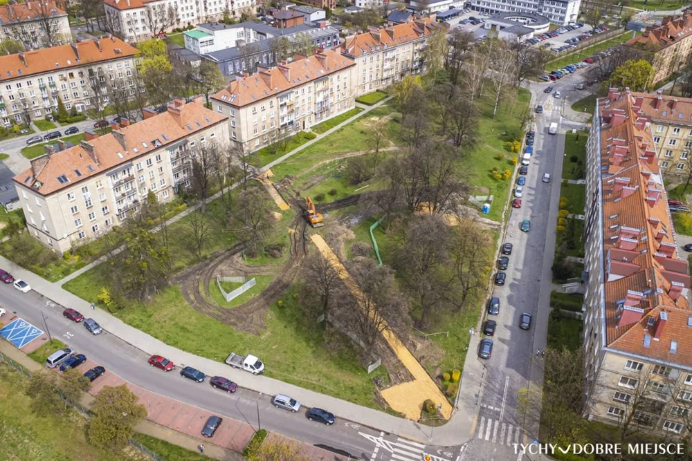 Powstaje nowy skwer w Tychach. Do kiedy potrwają prace?