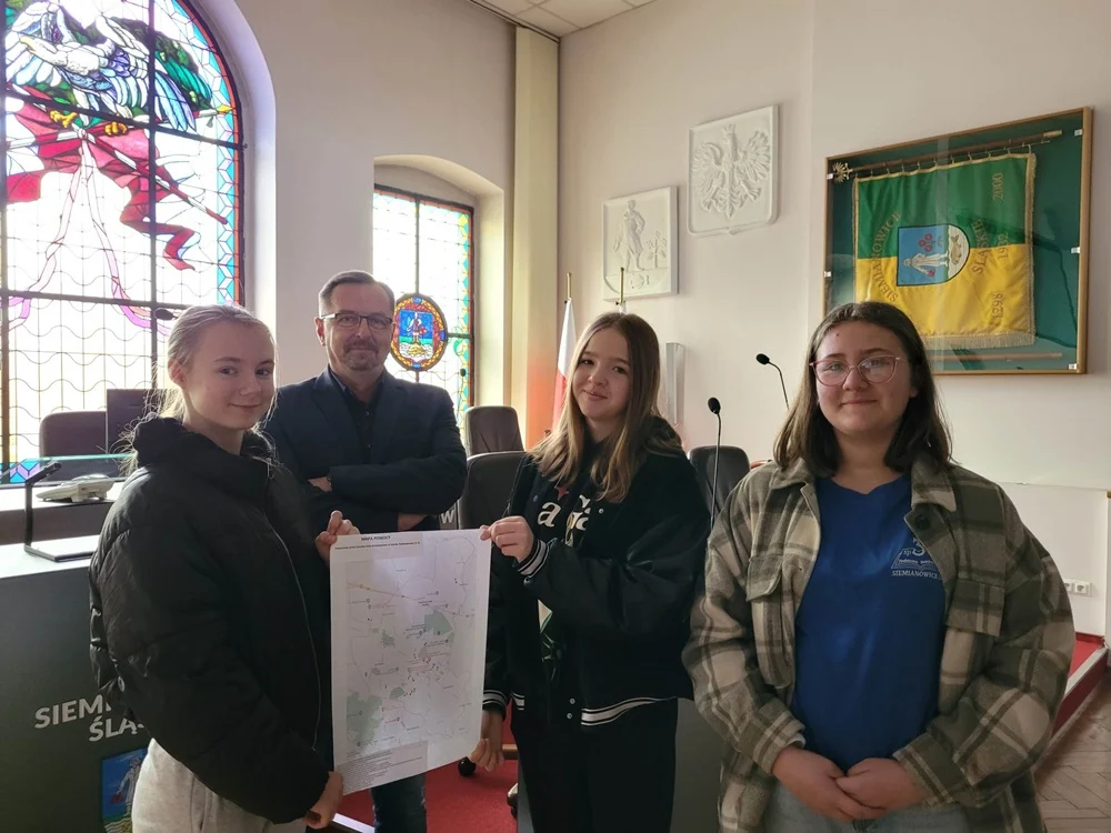 Uczniowie SP nr 3 w Siemianowicach Śląskich opracowali mapę pomocy