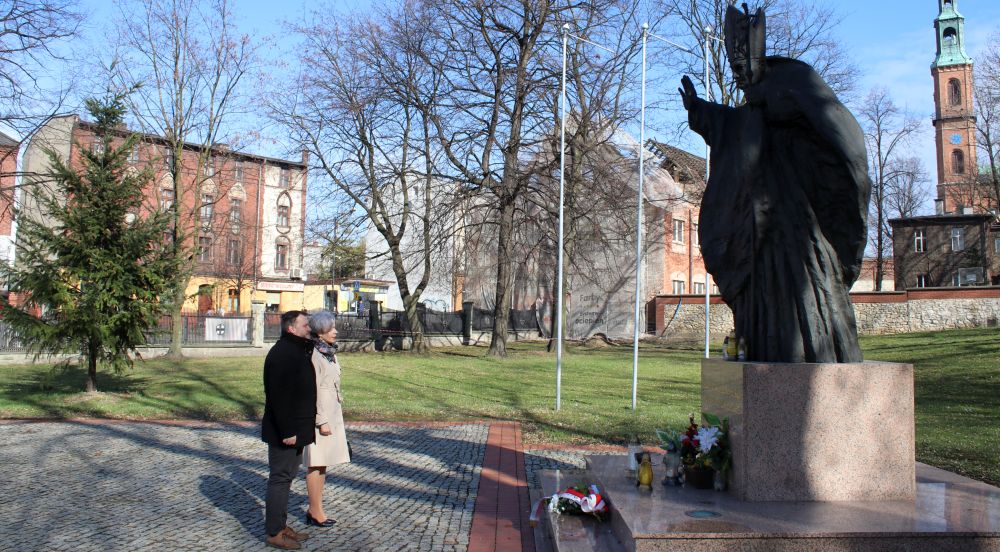 Władza Piekar Śląskich złożyła hołd w rocznicę śmierci Jana Pawła II