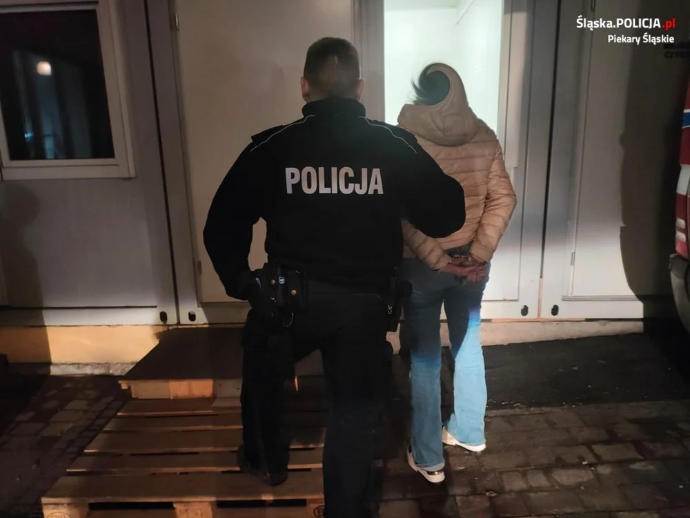 Piekary Śląskie: Nietrzeźwa kierująca z dzieckiem uszkodziła 4 pojazdy!