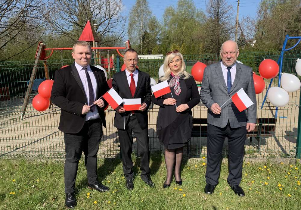 Piekarzanie uformowali "Żywe Flagi"!