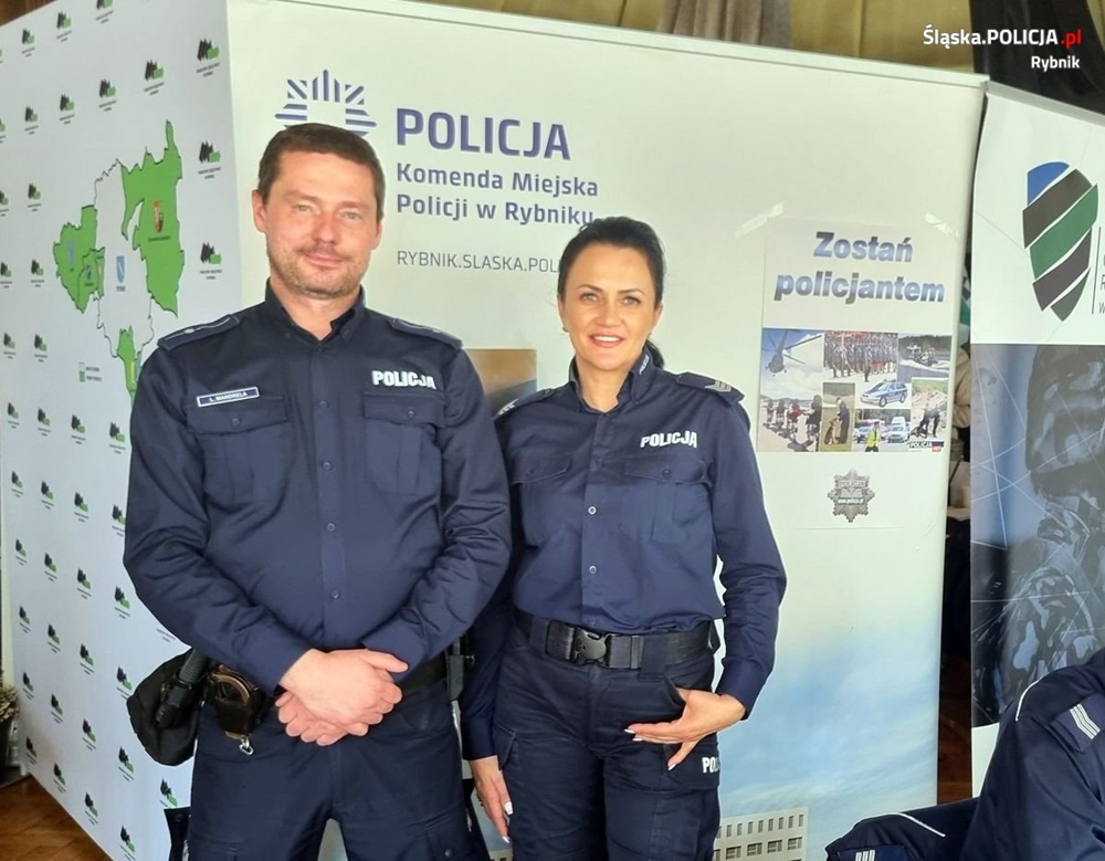 Rybniccy policjanci promowali służbę na Targach Pracy