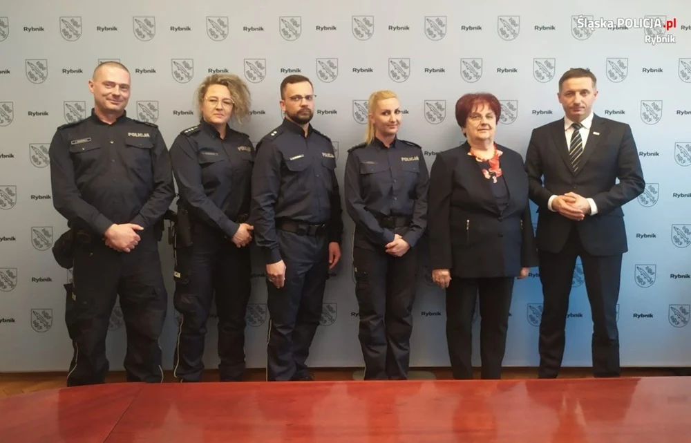 "Seniorze! Nie oddawaj swoich pieniędzy". Inauguracja kampanii w Rybniku