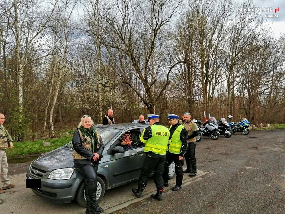 Sezon motocyklowy w Gliwicach rozpoczęty. Policjanci prowadzili działania profilaktyczne