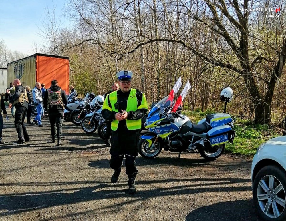Sezon motocyklowy w Gliwicach rozpoczęty. Policjanci prowadzili działania profilaktyczne