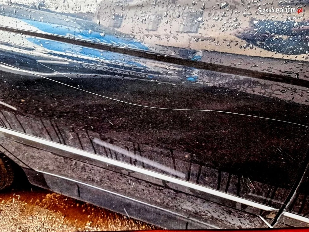 Niepozorny pieszy w Gliwicach rysował auta!