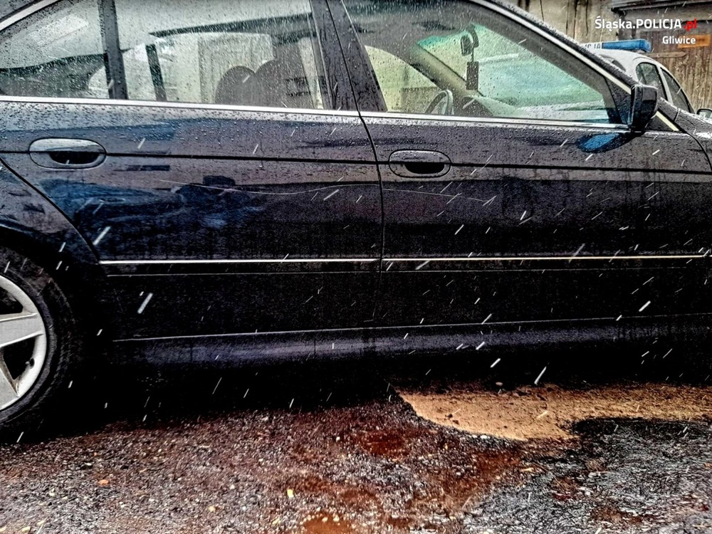 Niepozorny pieszy w Gliwicach rysował auta!