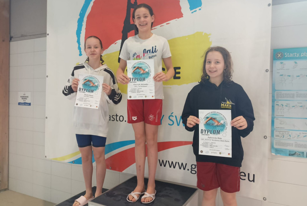 Niepokonani grzbieciści z Bytomia. Nasi reprezentanci spisali się w zawodach pływackich