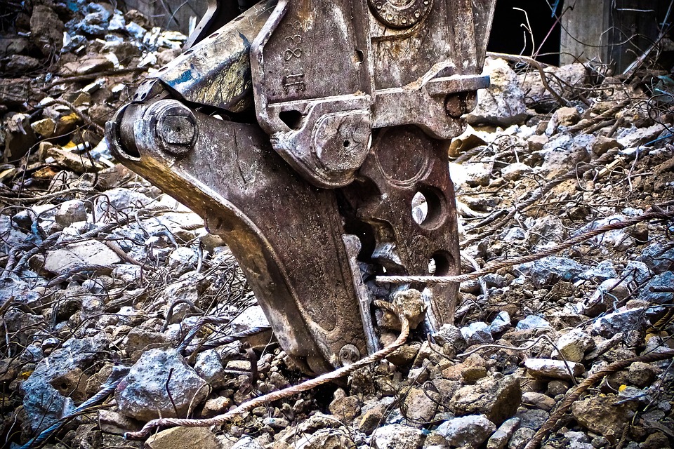 Wywożenie gruzu – czy firma transportowa poradzi sobie z takim zleceniem?