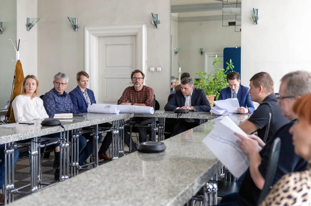 Prezydent Bytomia rozmawiał z mieszkańcami o koncepcji budowy drogi na ul. Wiejskiej