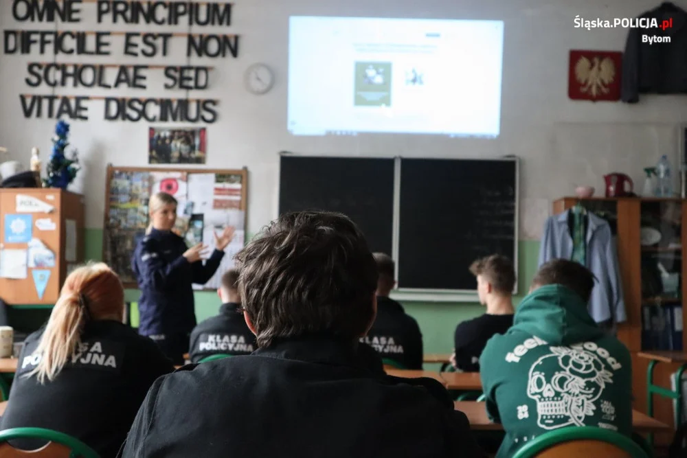 Bytom: Policjanci z młodzieżą o handlu ludźmi