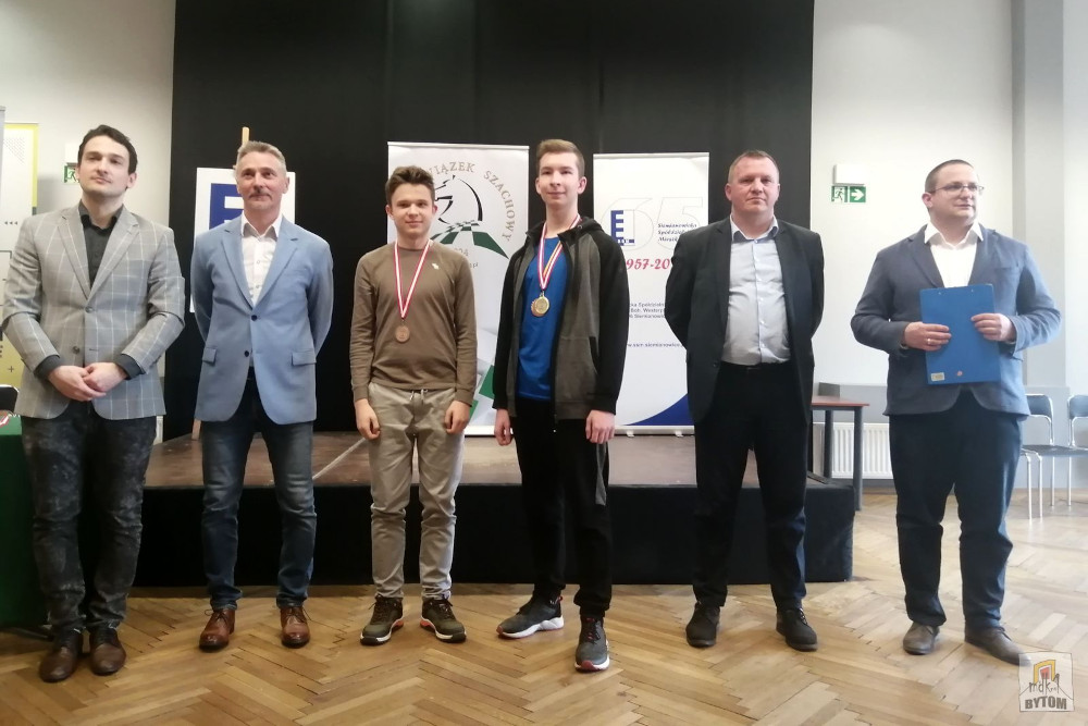 Bytom: Szachiści z MDK nr 1 z brązowym medalem