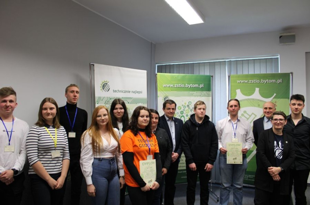 Geodeci z Technikum nr 6 w Bytomiu w czołówce województwa śląskiego