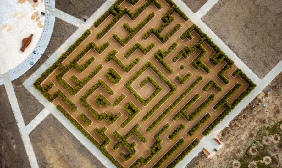 Ostatnie prace w parku przy Placu Papieskim w Sosnowcu