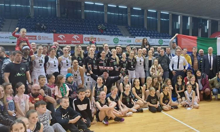 Sosnowiec: Koszykarki zakończyły historyczny sezon!