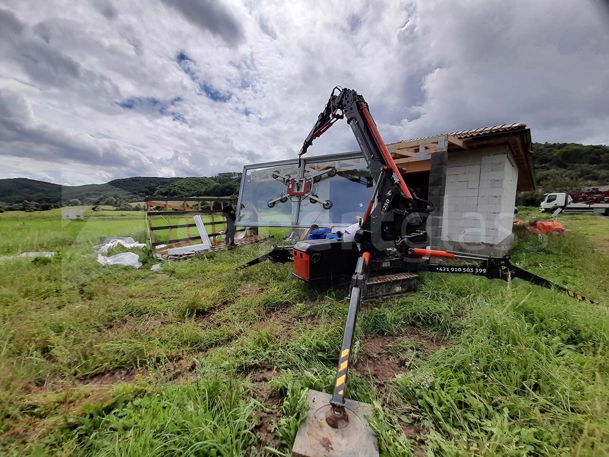 Podnieś swoją wydajność na placu budowy. Wynajmij mini żurawia!