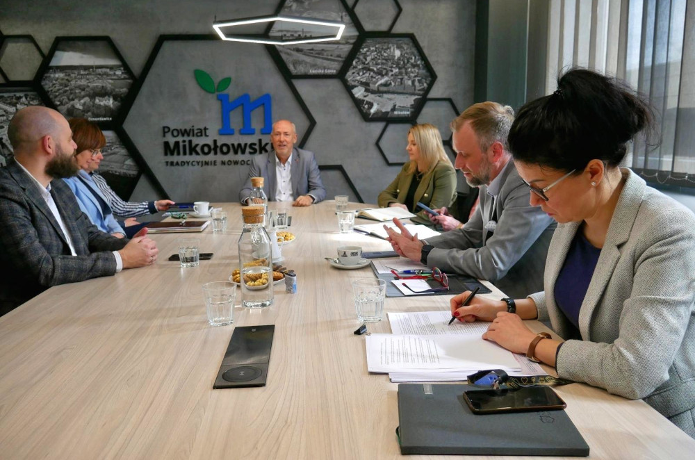 Mikołów: Promocja zdrowia i profilaktyki tematem spotkania sekretarzy gmin powiatu