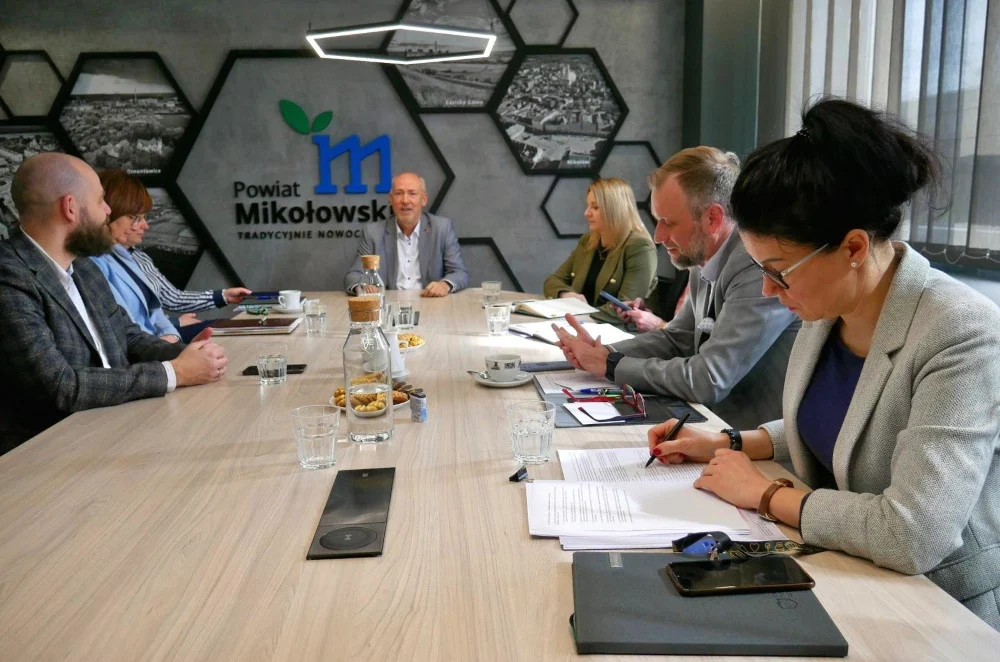 Mikołów: Promocja zdrowia i profilaktyki tematem spotkania sekretarzy gmin powiatu