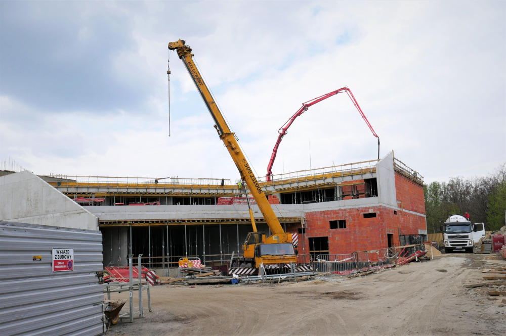 Mikołów: Praca na budowie nowej siedziby Ogniska Pracy Pozaszkolnej wre