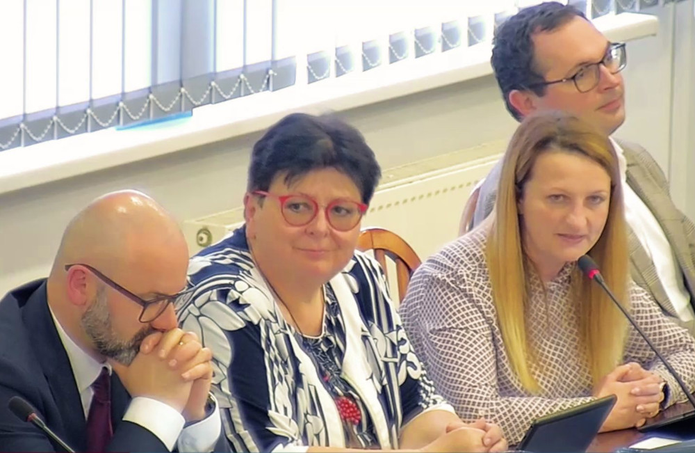 Mikołów: O polityce senioralnej i sytuacji Centrum Zdrowia podczas sesji Rady Powiatu