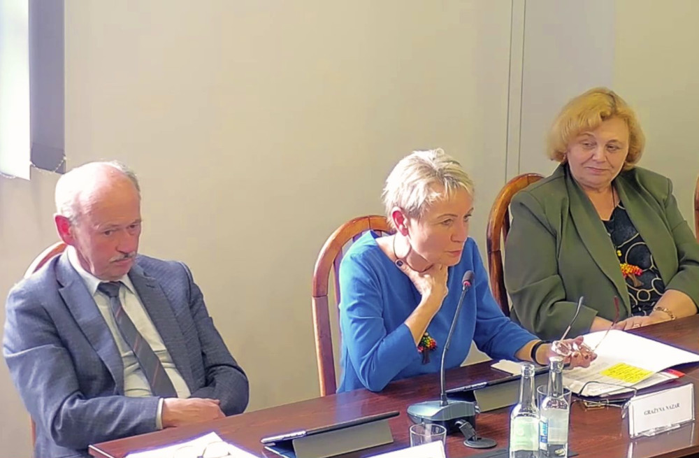 Mikołów: O polityce senioralnej i sytuacji Centrum Zdrowia podczas sesji Rady Powiatu