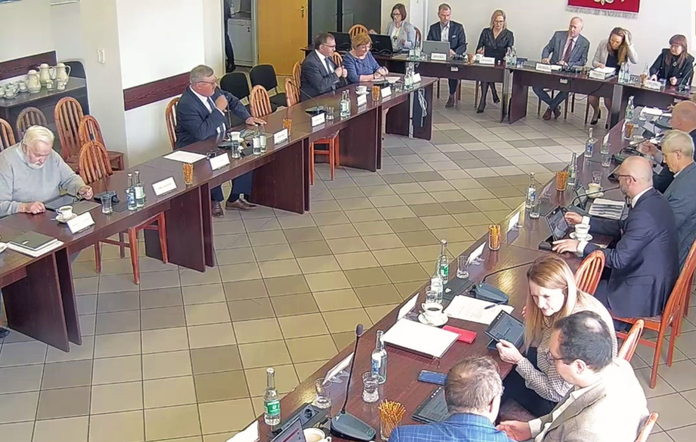 Mikołów: O polityce senioralnej i sytuacji Centrum Zdrowia podczas sesji Rady Powiatu