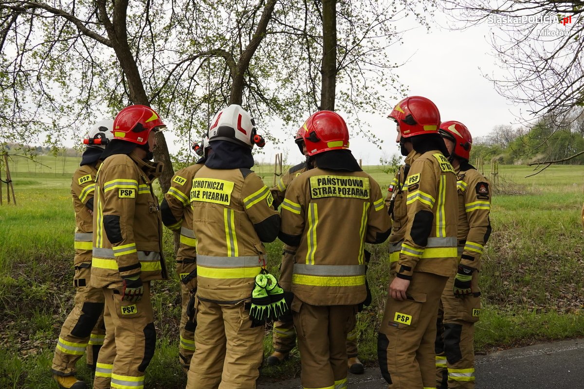 Mikołów: W wypadku, do którego doszło na ul. Sosnowej zginął 33-letni kierowca