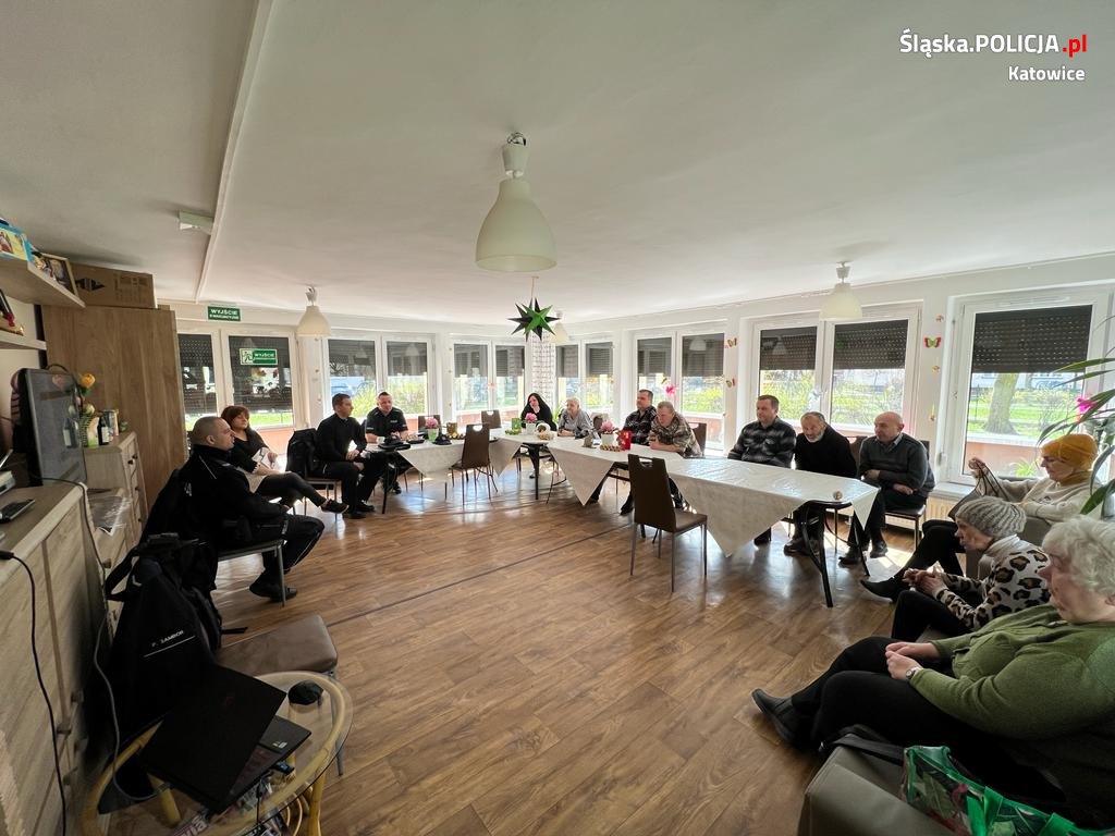 Spotkania katowickich dzielnicowych z seniorami