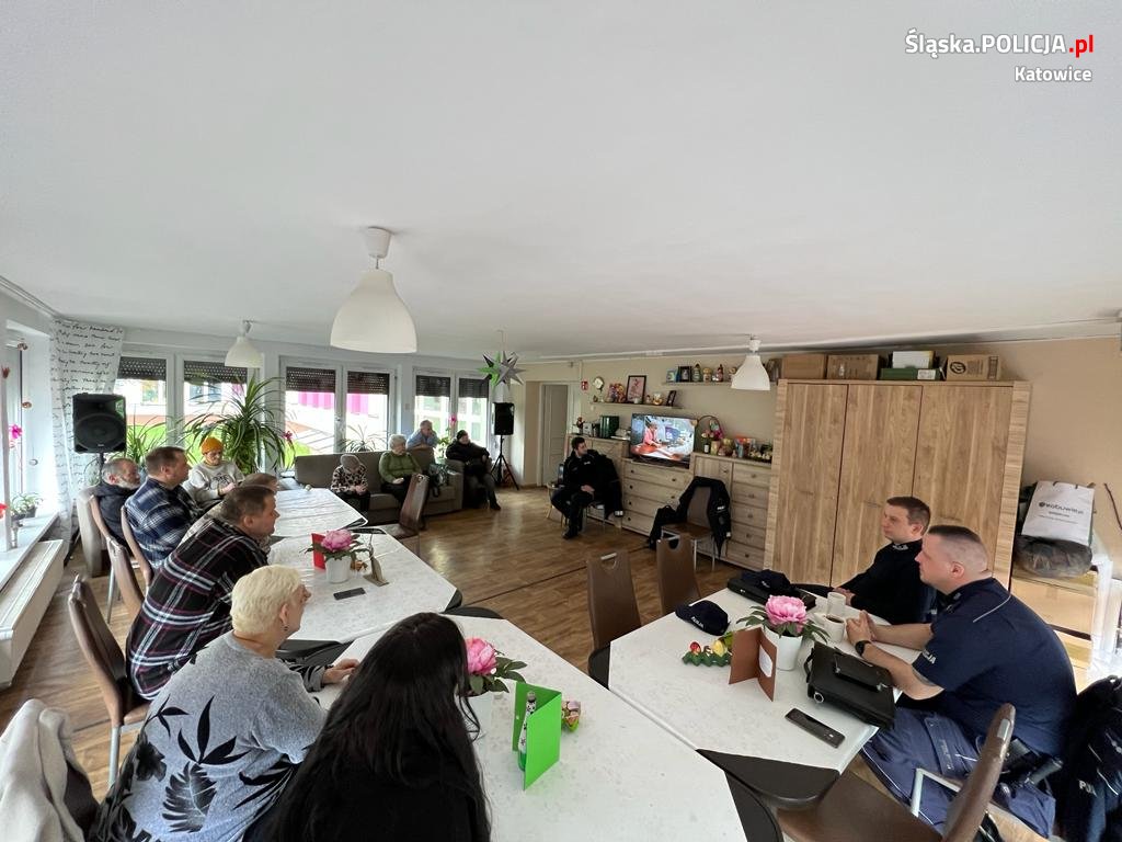 Spotkania katowickich dzielnicowych z seniorami