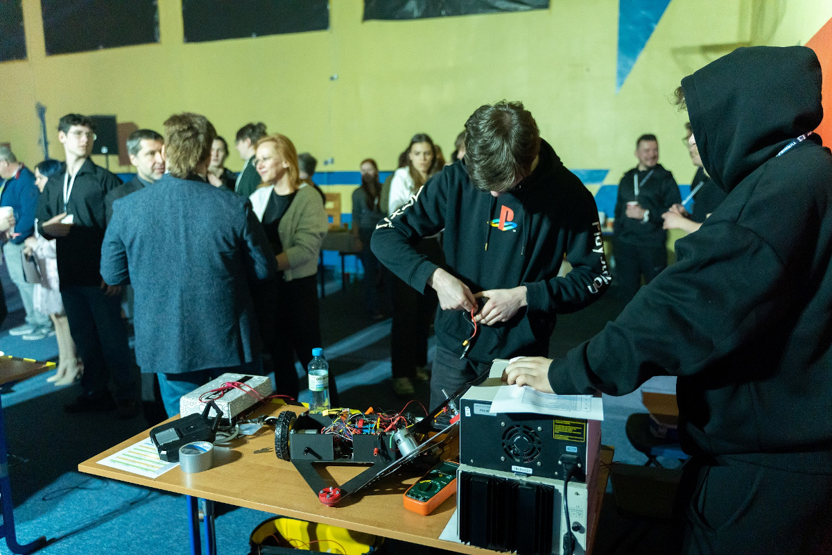 Turniej walk robotów dla dobra planety