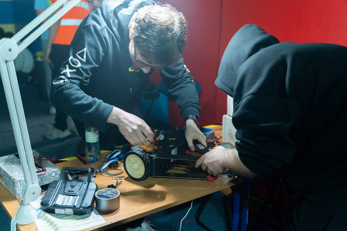 Turniej walk robotów dla dobra planety