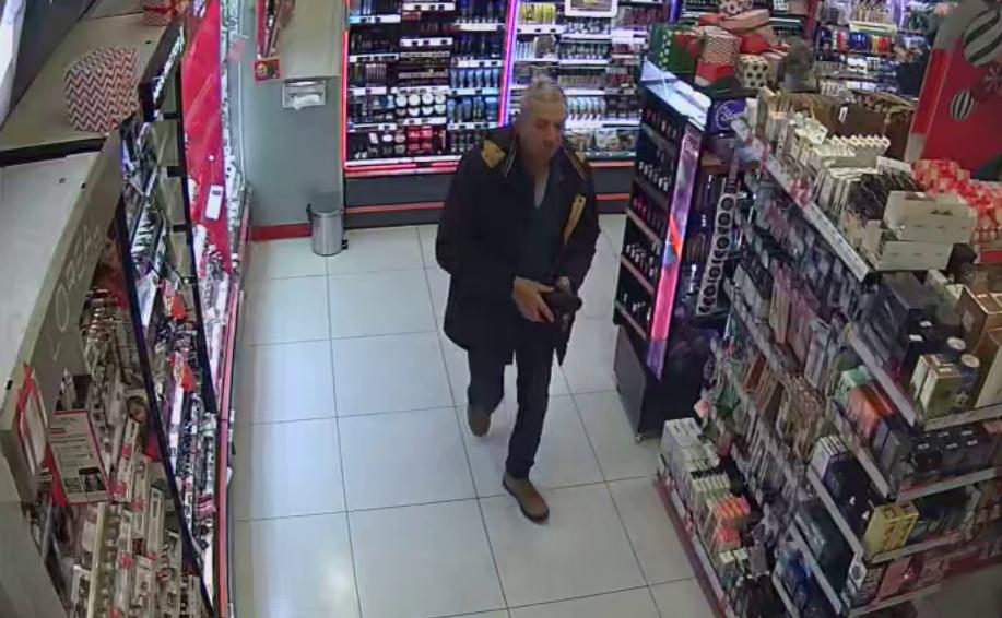 Ukradł kosmetyki w drogerii. Rozpoznajesz go?