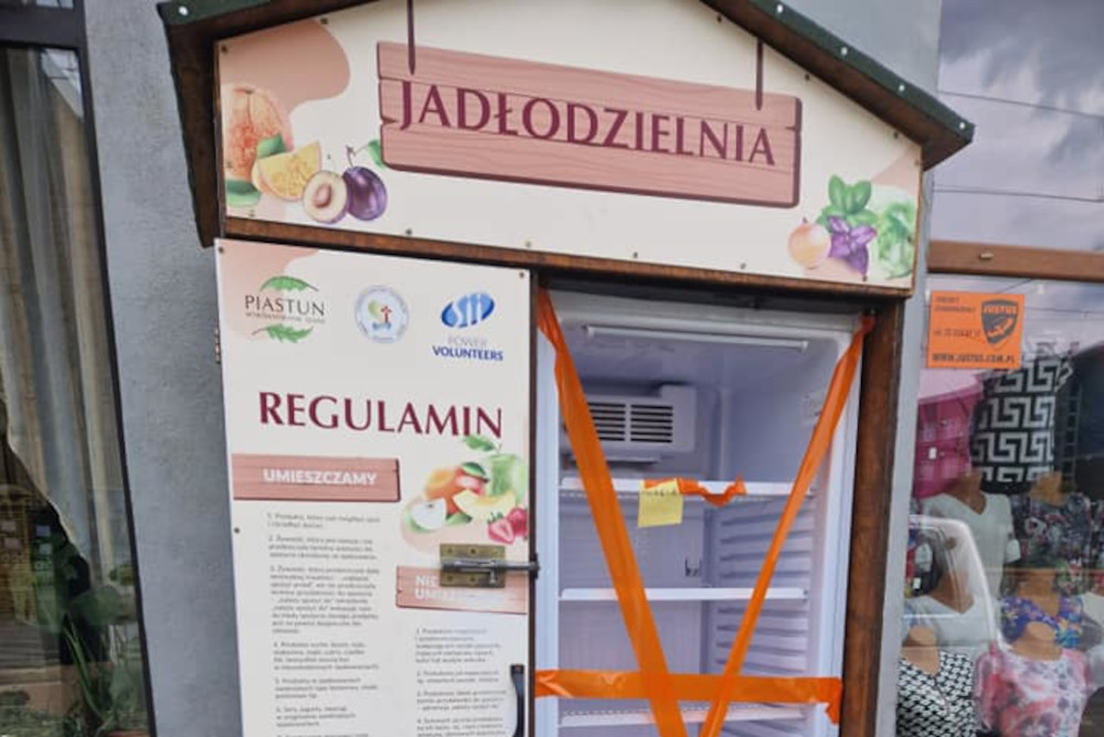 Jadłodzielnia zniknie z Chorzowa? Społeczna lodówka znów zniszczona