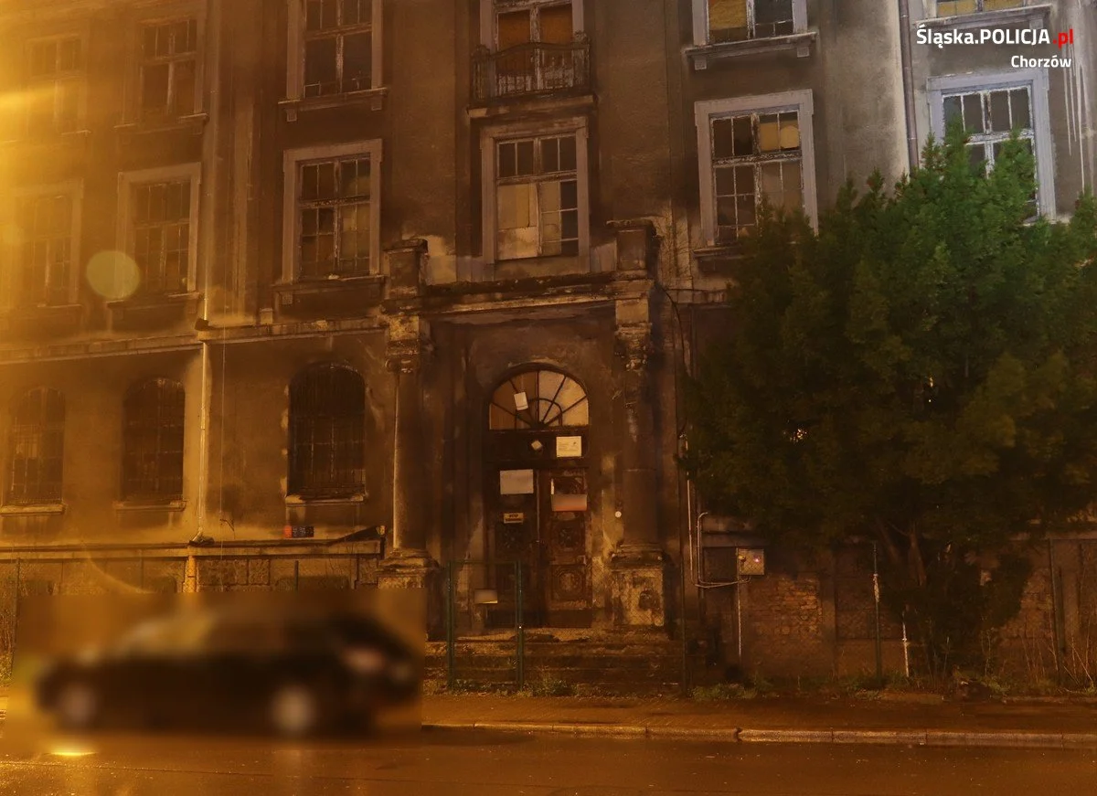 Złodzieje zatrzymani na gorącym uczynku. Jeden z nich posiadał przy sobie narkotyki