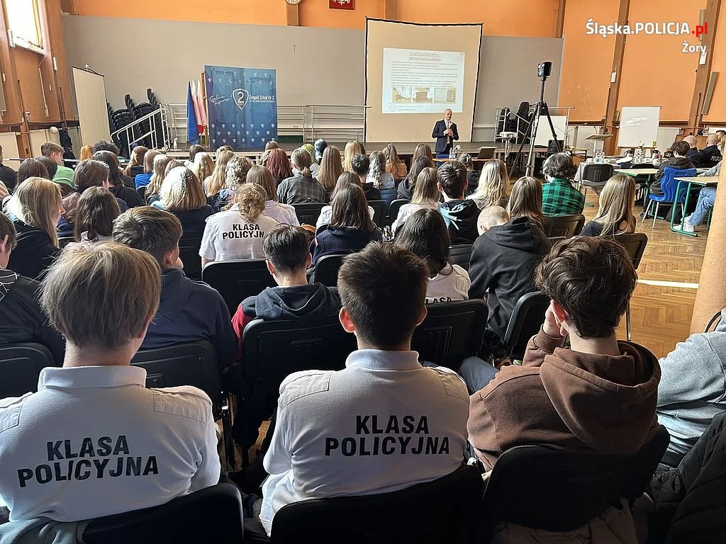 Za nami zajęcia na temat kryminalistyki w Zespole Szkół nr 2 w Żorach [ZDJĘCIA]