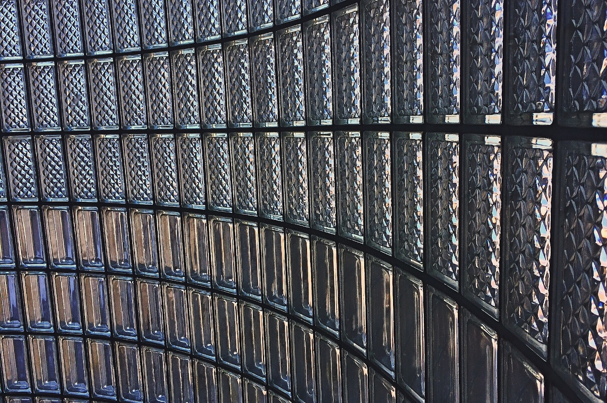 Pustaki szklane w przestrzeni publicznej - nowe trendy w architekturze miejskiej