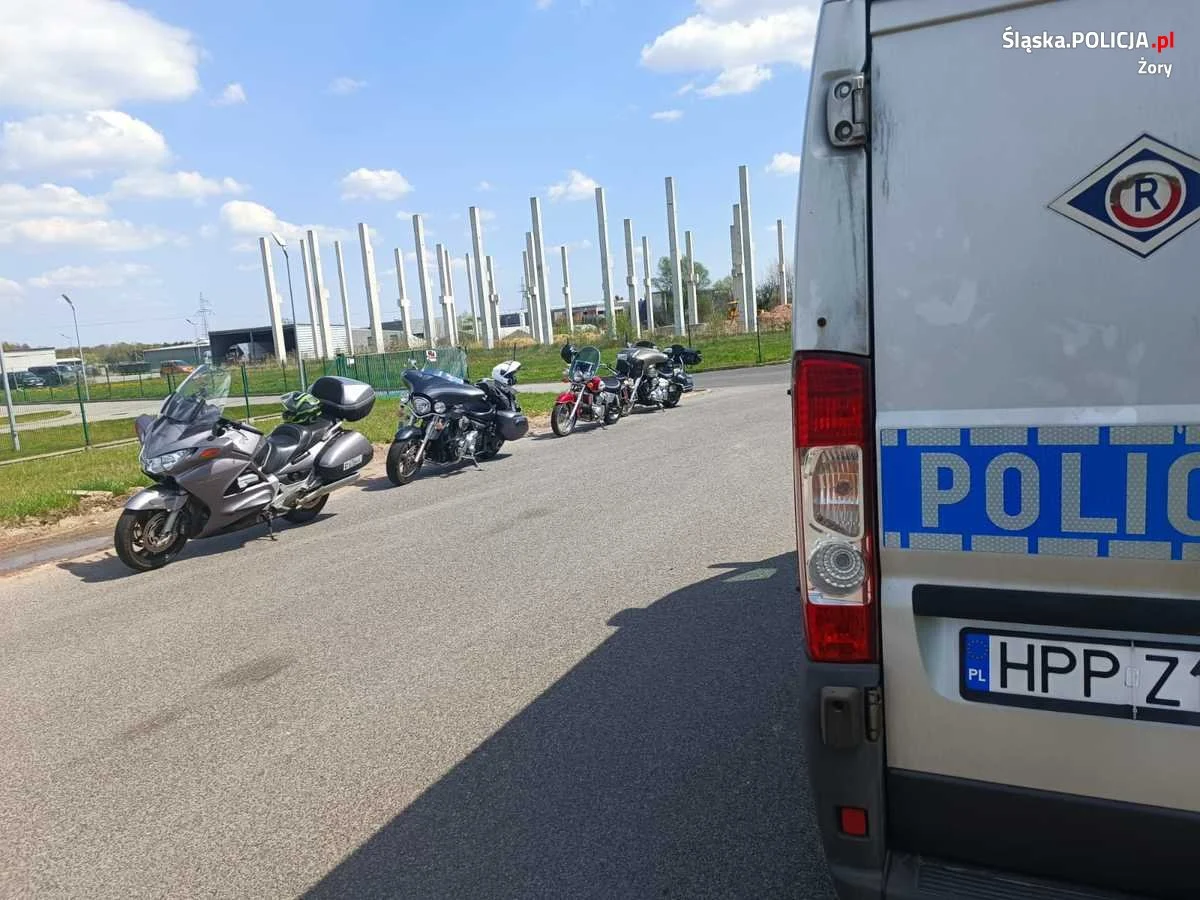 54-latek rozpoczął sezon motocyklowy na "podwójnym gazie"