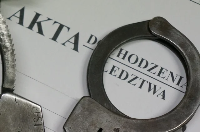 Wpadli z narkotykami na nocnym spacerze. Dwaj młodzi mężczyźni usłyszeli zarzuty