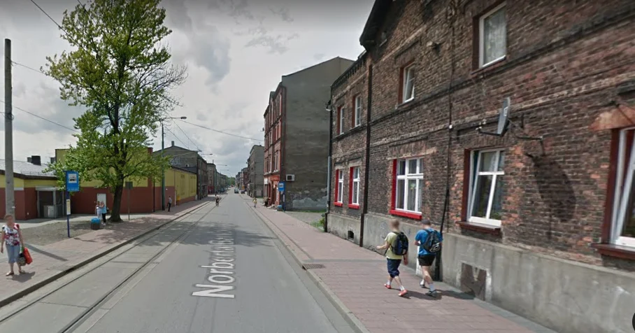 Policjanci interweniowali na ul. Barlickiego. Złodzieje odcięli trakcję tramwajową!