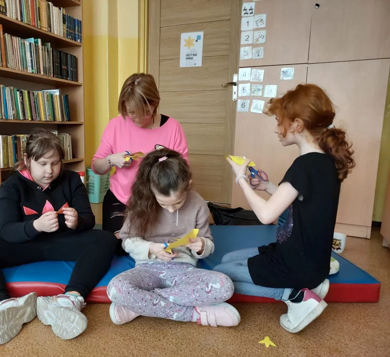 Pamięć, szacunek, nadzieja. SPS nr 10 wzięła udział w akcji Żonkile