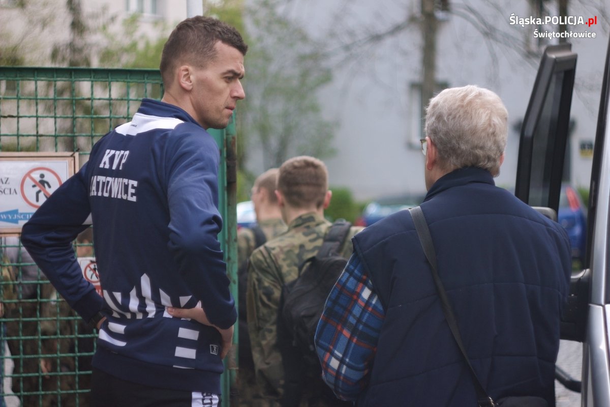 Próbny test sprawności fizycznej dla uczniów klasy mundurowej