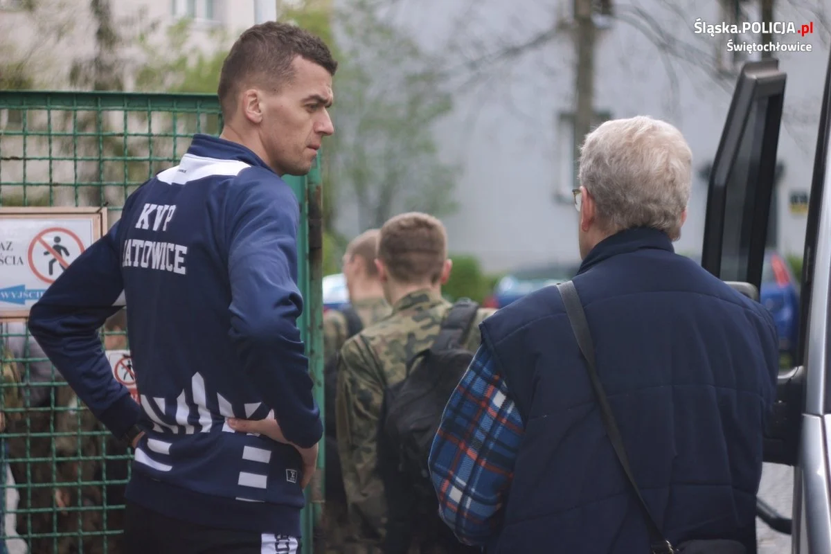 Próbny test sprawności fizycznej dla uczniów klasy mundurowej