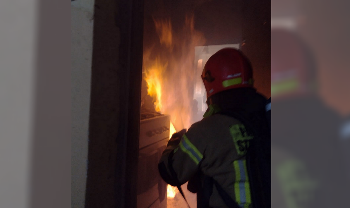 [AKTUALIZACJA] Pożar przy ul. Niepokólczyckiego. Mieszkańcy zostali ewakuowani! 