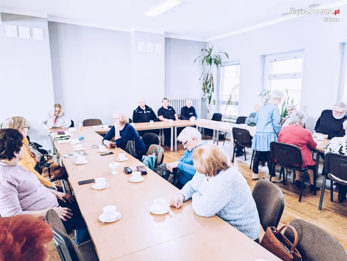 Dzielnicowi z I Komisariatu Policji spotkali się z seniorami