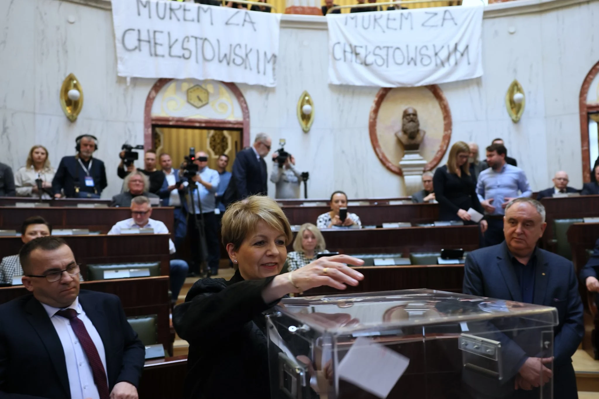 Głosowanie nad odwołaniem marszałka województwa. Chełstowski zostaje na stanowisku