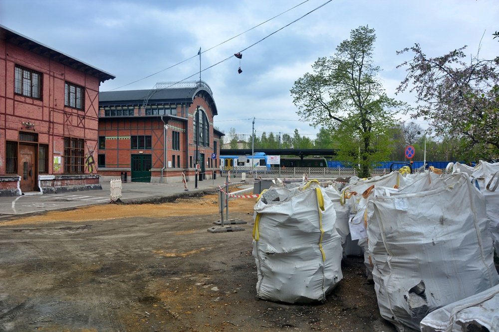 Przebudowa terenu przed dworcem kolejowym 4